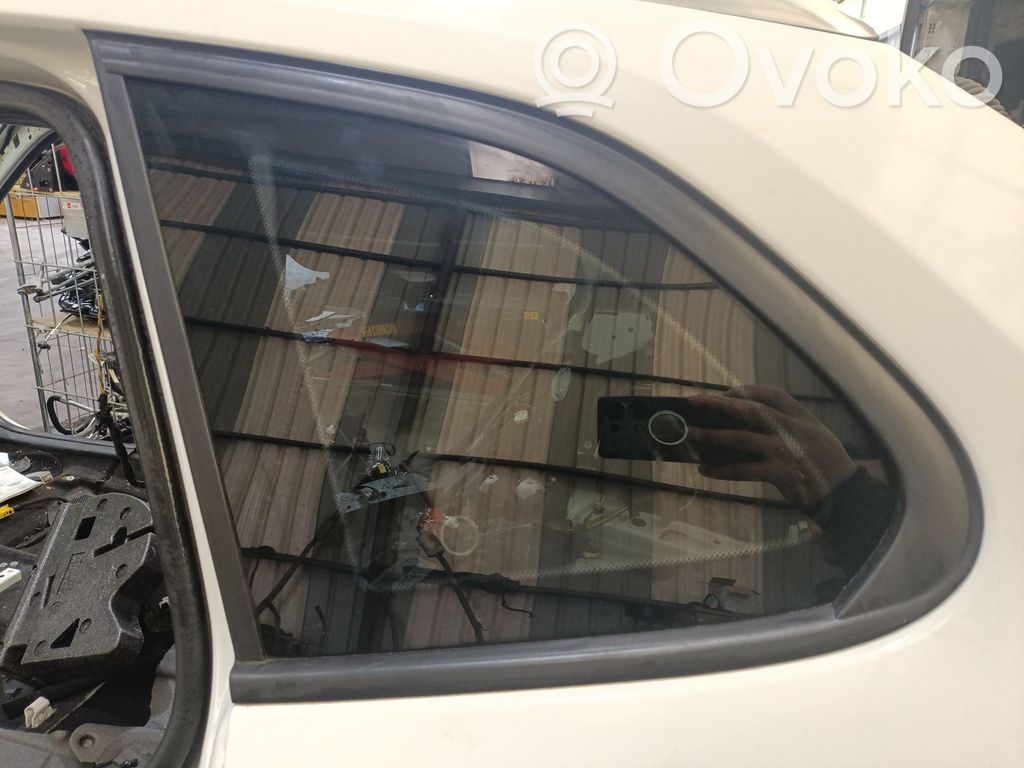 BMW X1 E84 Ventanilla de ventilación de la puerta trasera 