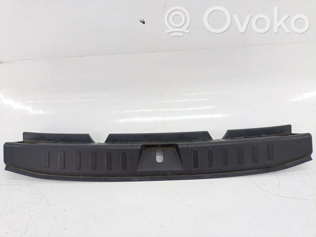 Bottom trim   2990736