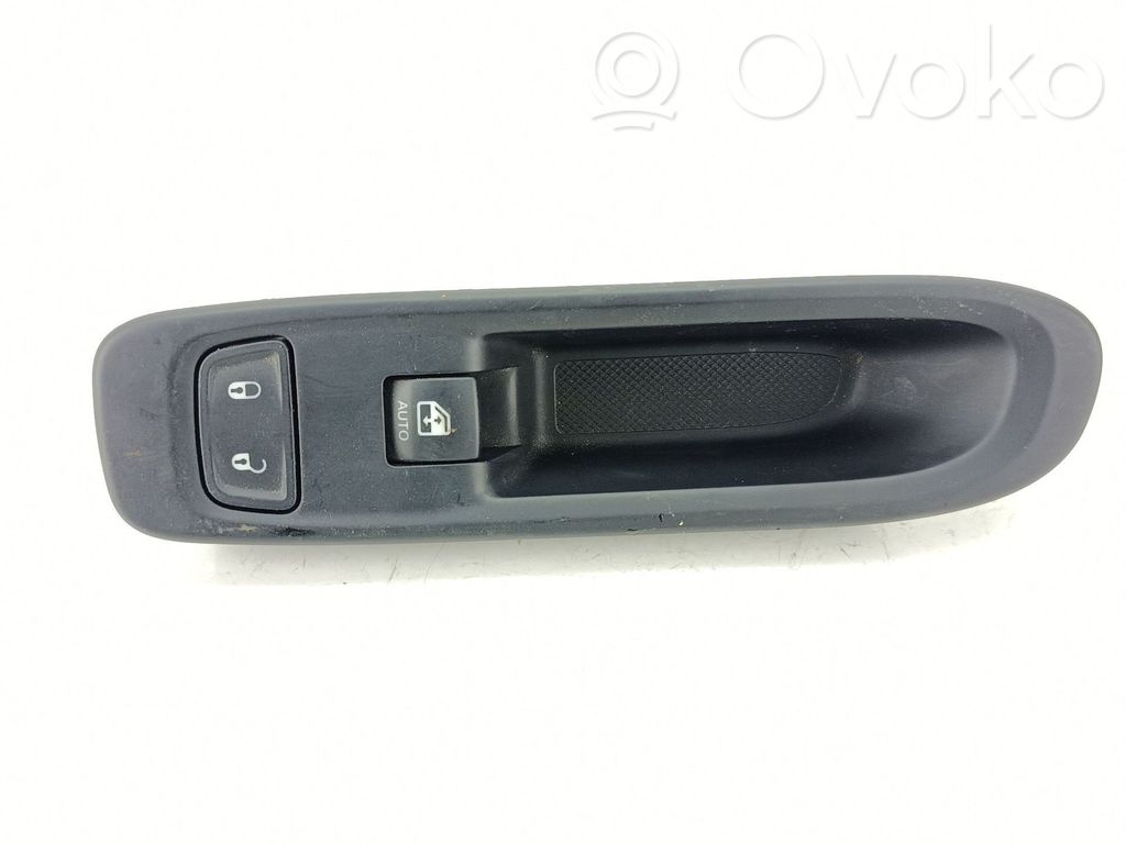 Electric window control switch   P6BZ29LXHAA