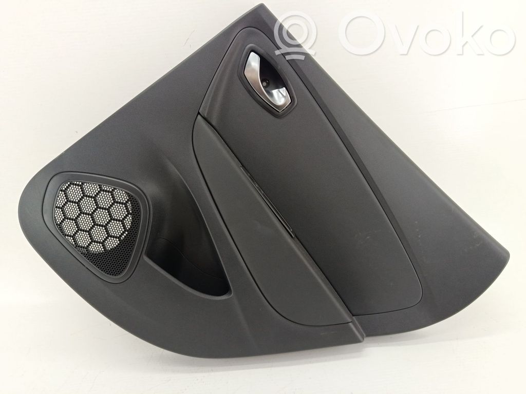 Renault Captur Takaoven verhoilu 