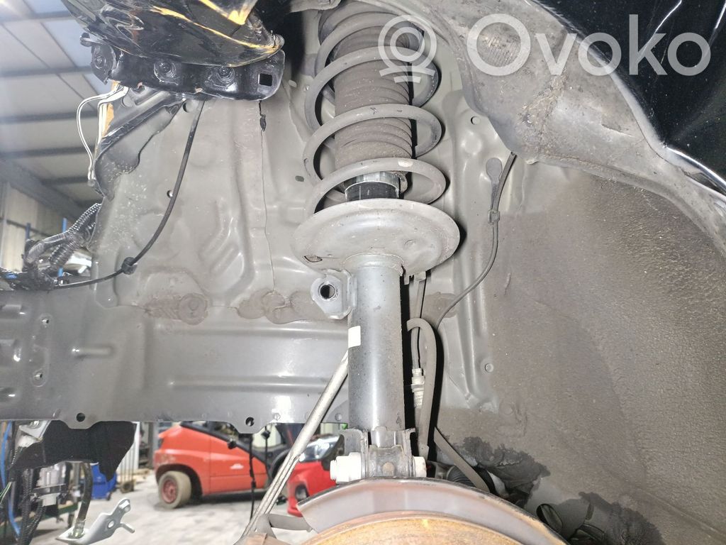 Toyota Yaris Ammortizzatore anteriore con molla elicoidale 