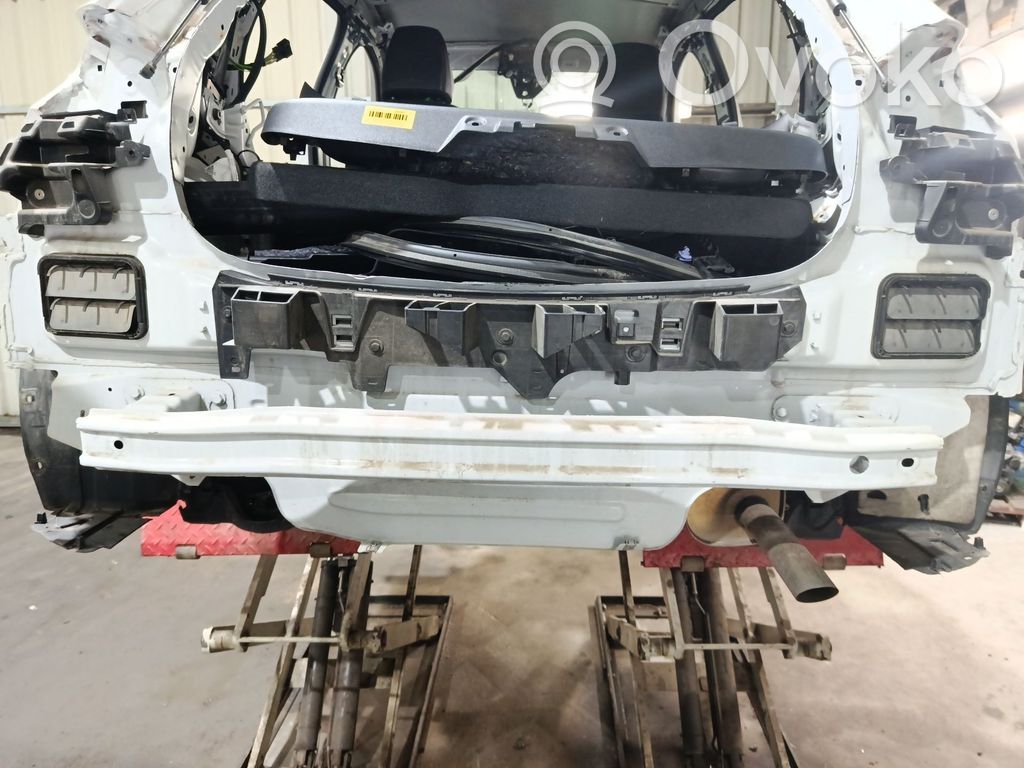 Peugeot 208 II Front bumper mounting bracket 