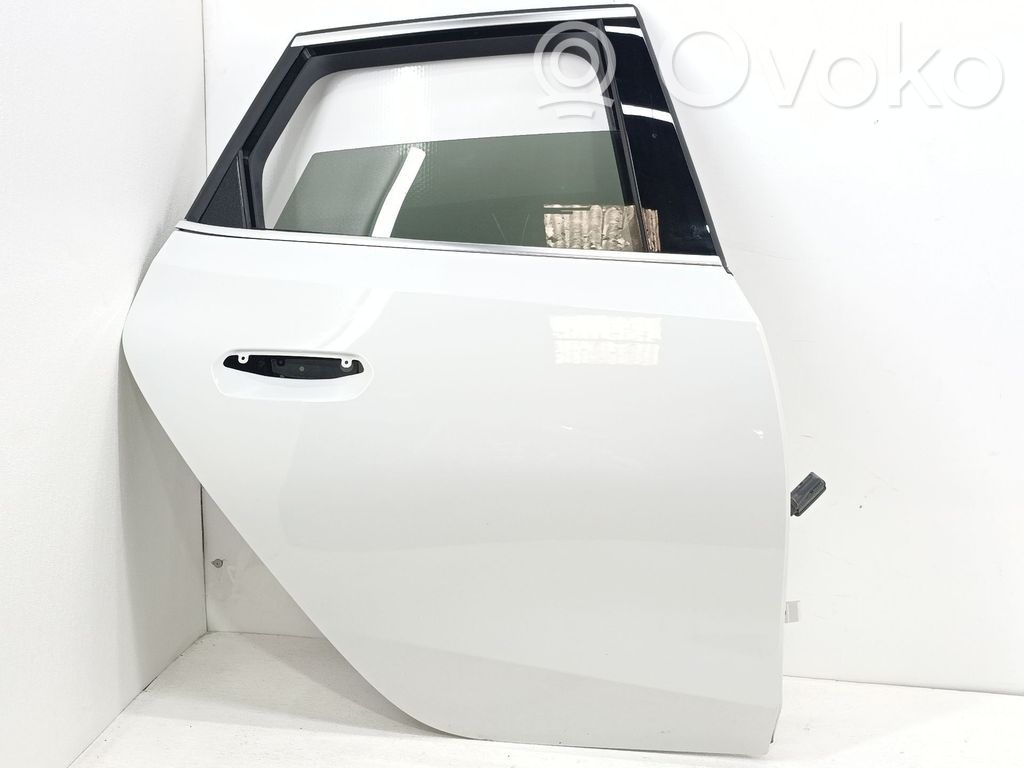 BMW 2 F46 Galinės durys 