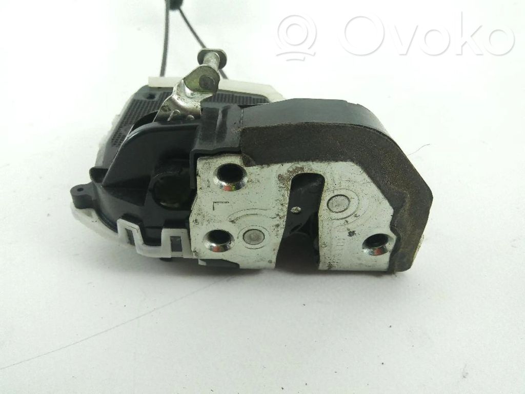 Cerradura de puerta trasera