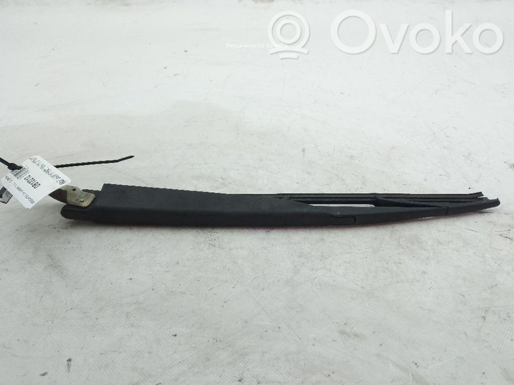 Ford Focus Takalasinpyyhkimen sulan varsi 