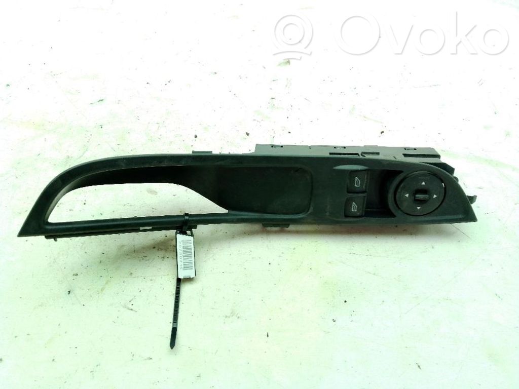 Ford Focus Electric window control switch 