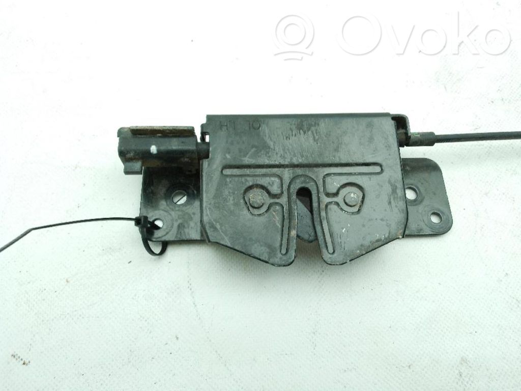 KIA Sportage Tie down hook / loop 