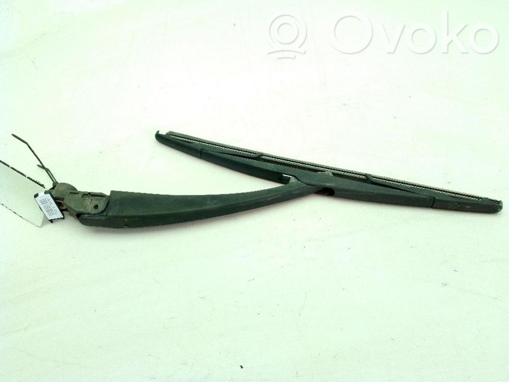 Dacia Duster Rear wiper blade arm 