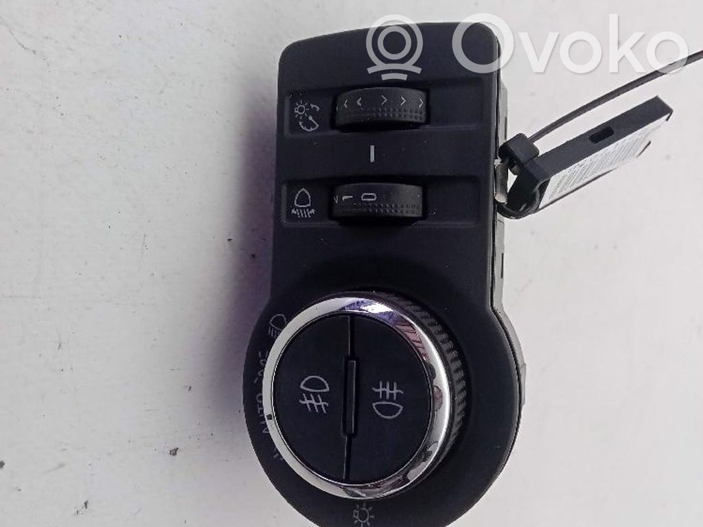Opel Astra J Light switch 