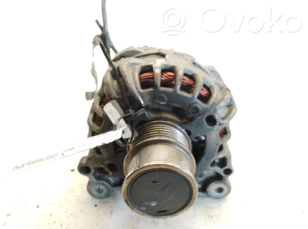 Alternador   04E903021M