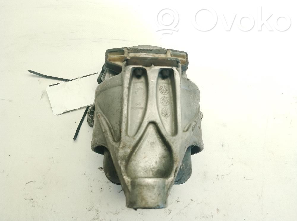 Audi A4 S4 B9 Engine mount bracket 