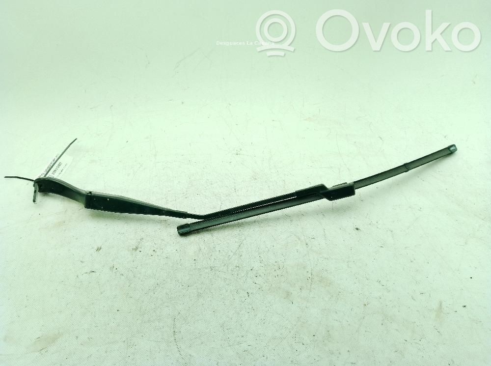 Opel Combo D Front wiper blade arm 