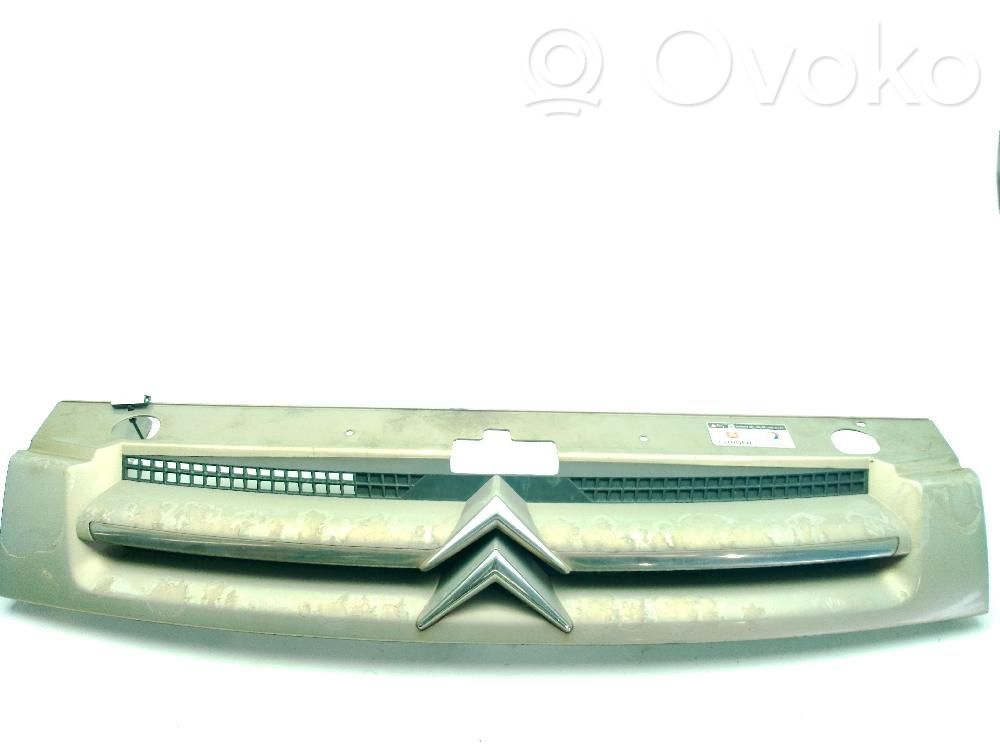 Front grill   7804N2