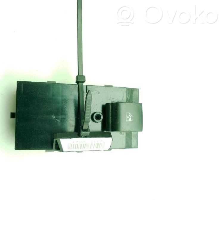 Electric window control switch   13408448