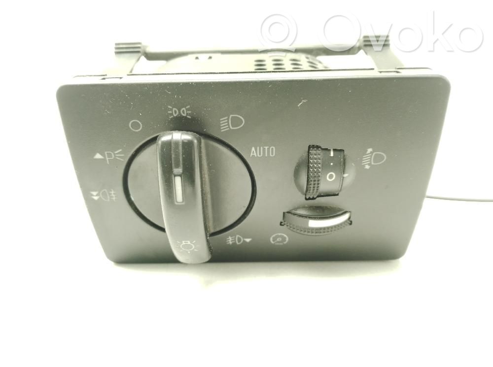 Interrupteur d’éclairage   4M5T13A024CA