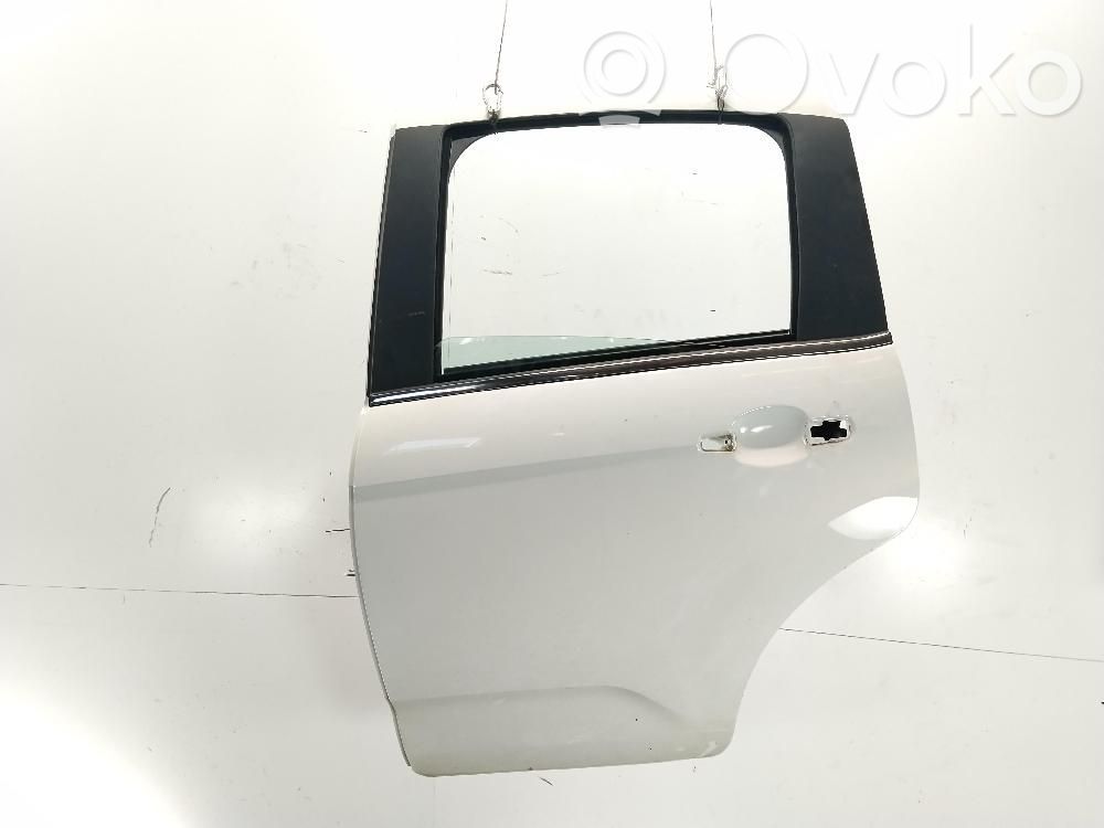 Aizmugurējās durvis   9002CC