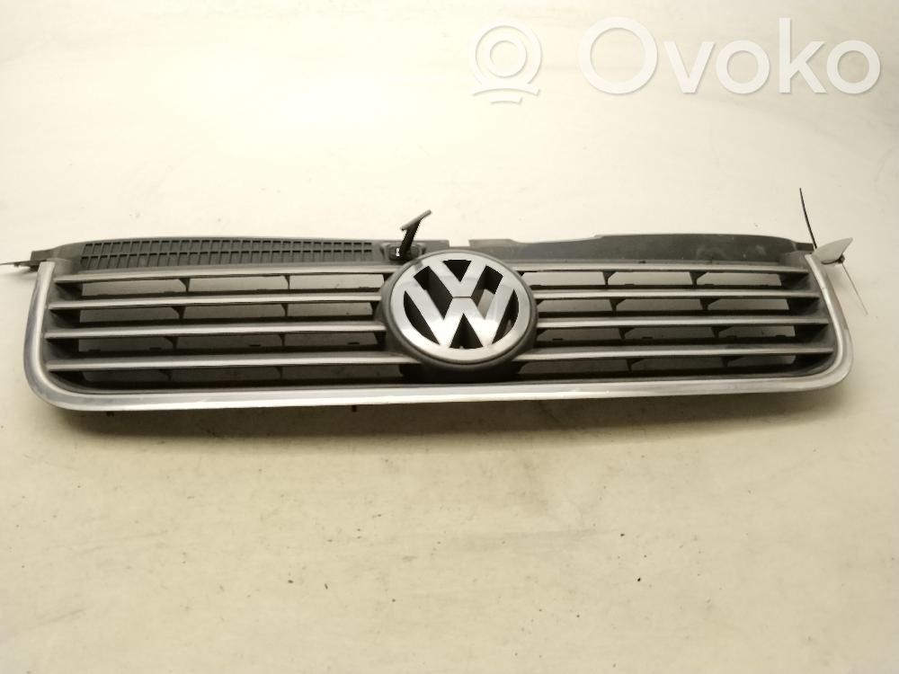 Volkswagen PASSAT B5.5 Etusäleikkö 