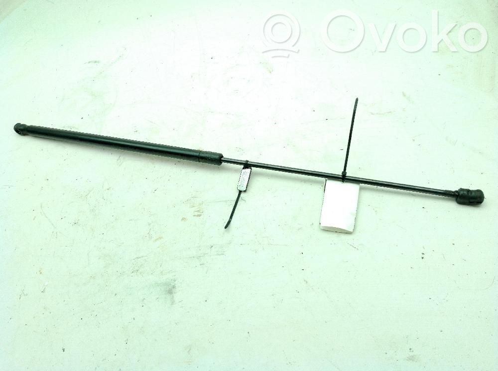 Audi A4 S4 B6 8E 8H Siłownik maski przedniej 