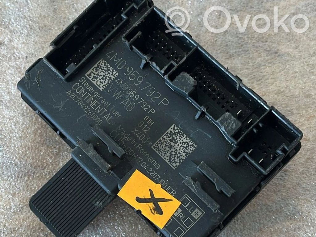 Unidad de control/módulo de la puerta   4M0959792P