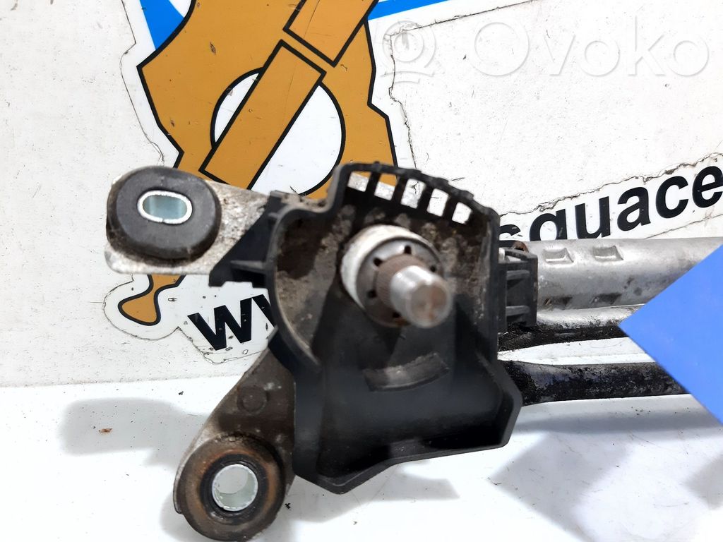 Mazda 2 Etupyyhkimen vivusto ja moottori 