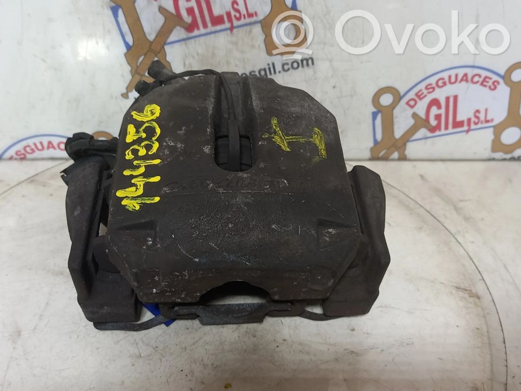 BMW 5 E39 Zacisk hamulcowy przedni 