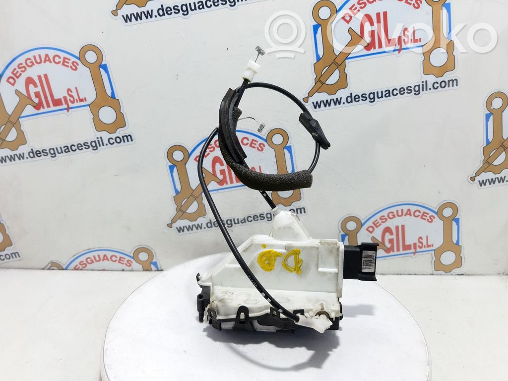 Front door lock   103684