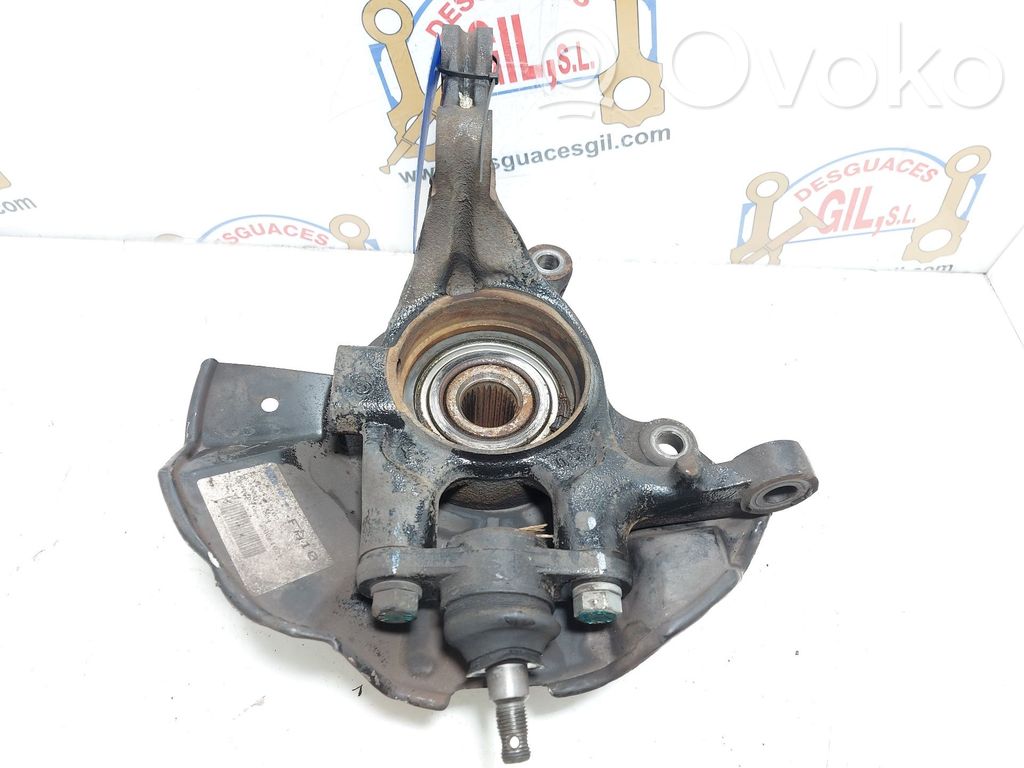 KIA Carens II Front wheel hub spindle knuckle 