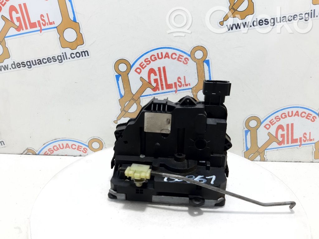 Front door lock   130861