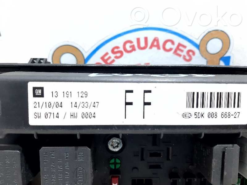 Opel Astra H Módulo de fusible 
