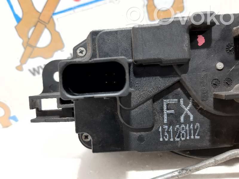 Opel Astra H Zamek drzwi przednich 