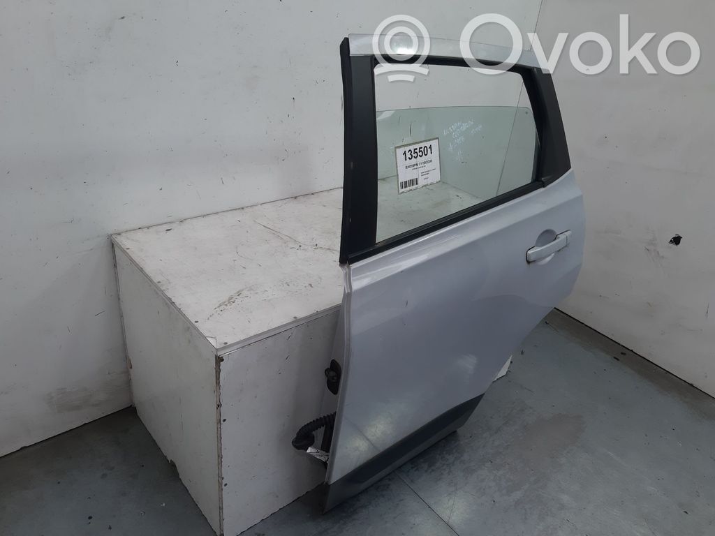 Nissan Qashqai Aizmugurējās durvis 