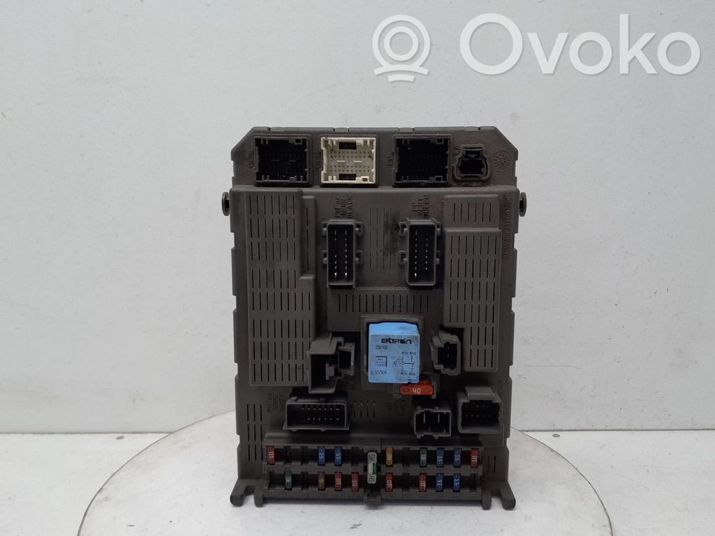 Citroen C5 Fuse module 