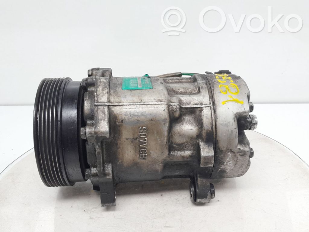 Volkswagen Golf IV Kompresor / Sprężarka klimatyzacji A/C 