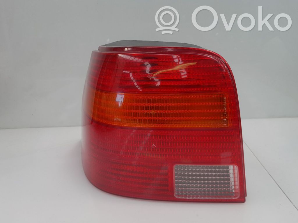 Volkswagen Golf IV Galinis žibintas kėbule 