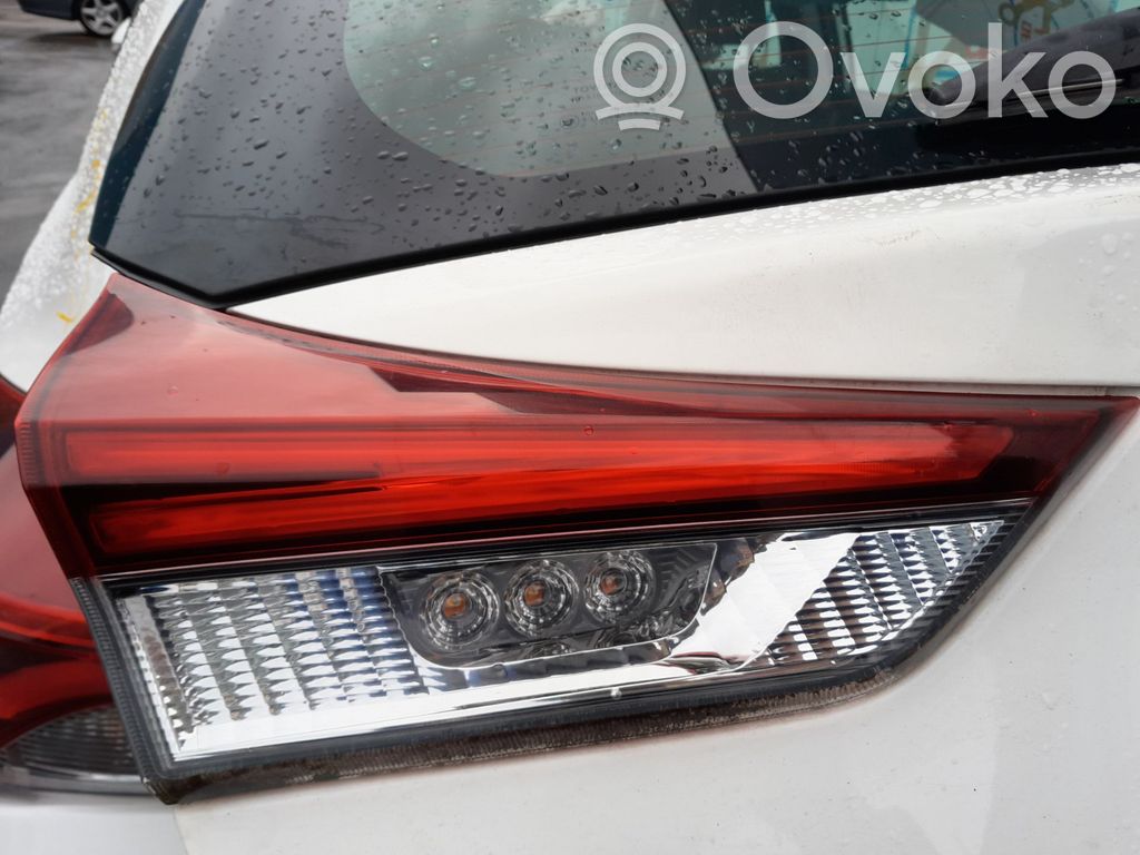 Toyota Auris E180 Luci posteriori 