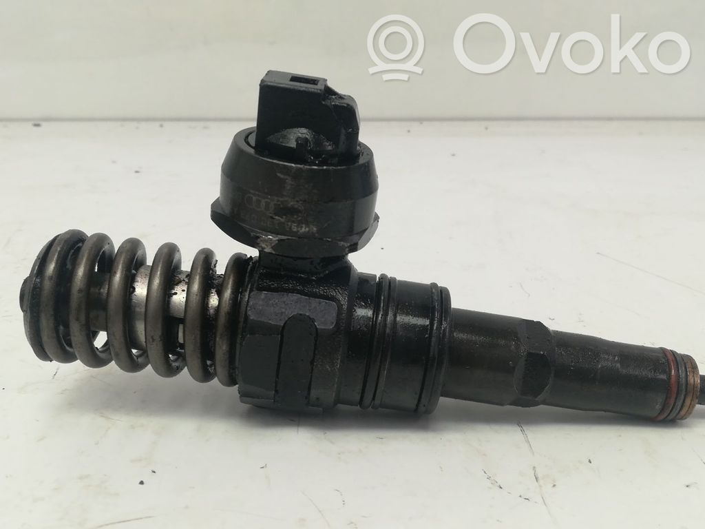 Audi A4 S4 B6 8E 8H Iniettore 