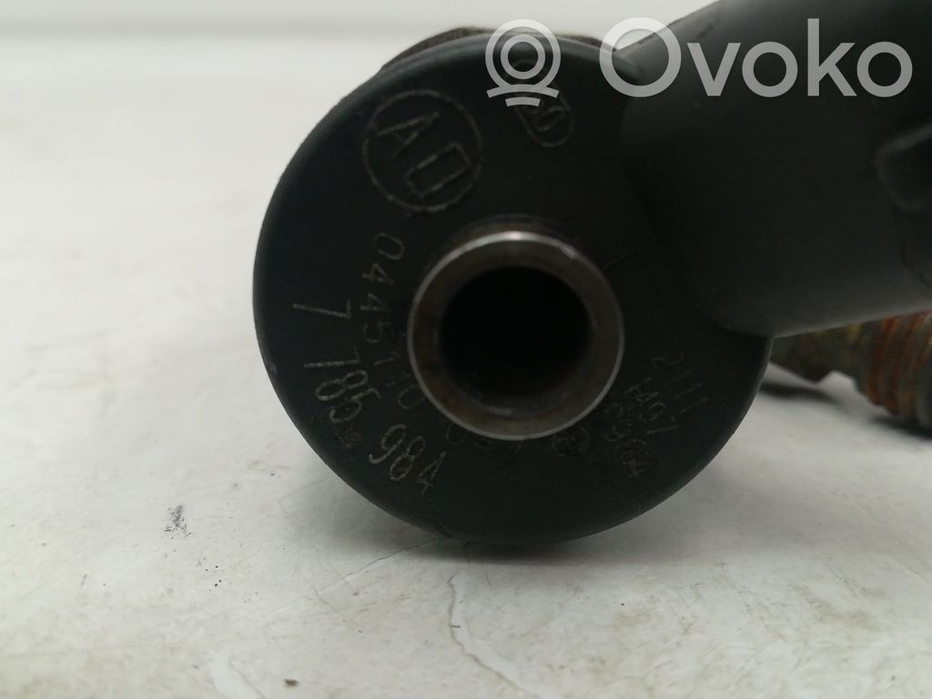 BMW 5 E39 Fuel injector 
