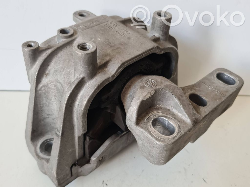 Engine mount bracket   1K0199262,G2579100,HM3060M02