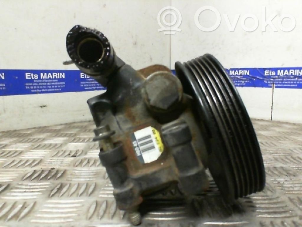 Ford Puma Ohjaustehostimen pumppu 