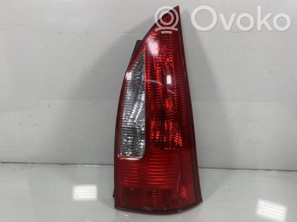 Mazda Premacy Задний фонарь в кузове 