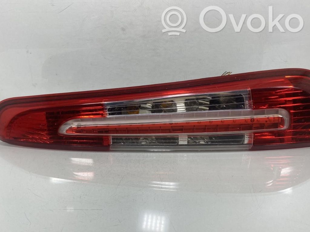 Ford C-MAX I Aizmugurējais lukturis virsbūvē 