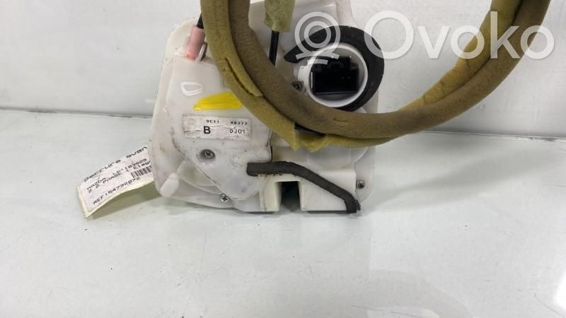 Mazda 2 Priekšpusē slēdzene 
