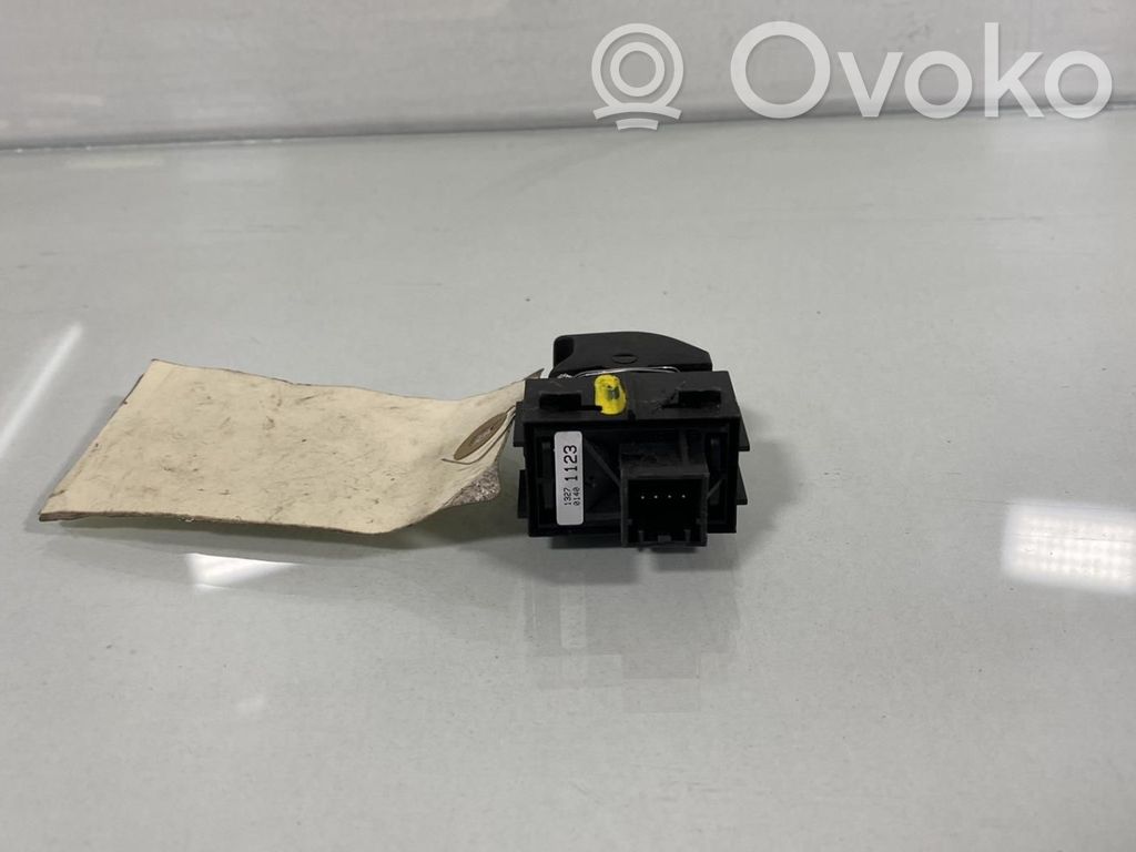 Opel Astra J Przycisk / Włącznik hamulca ręcznego 