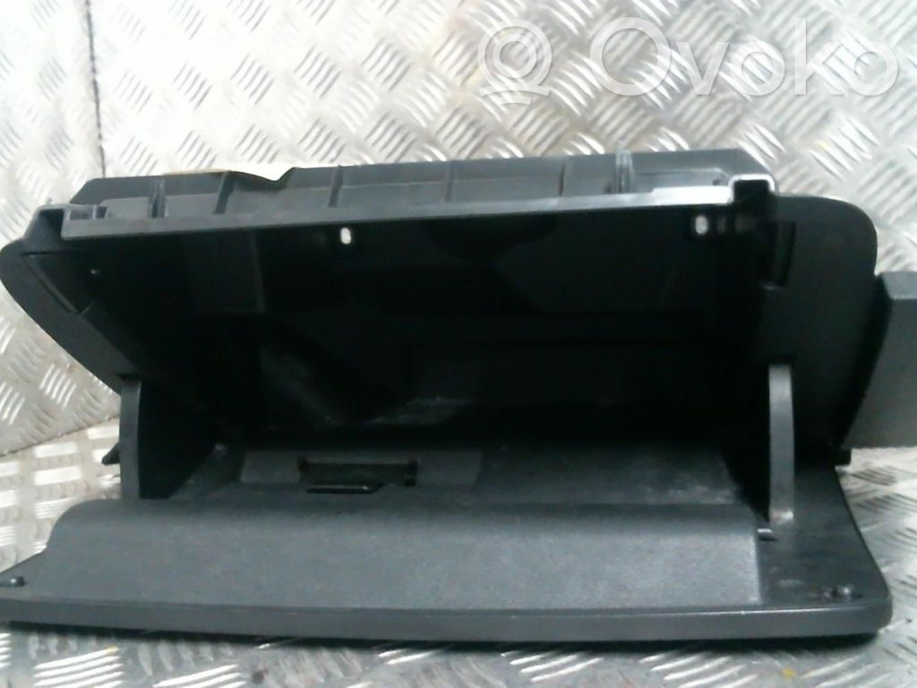 Audi A1 Juego guantera 