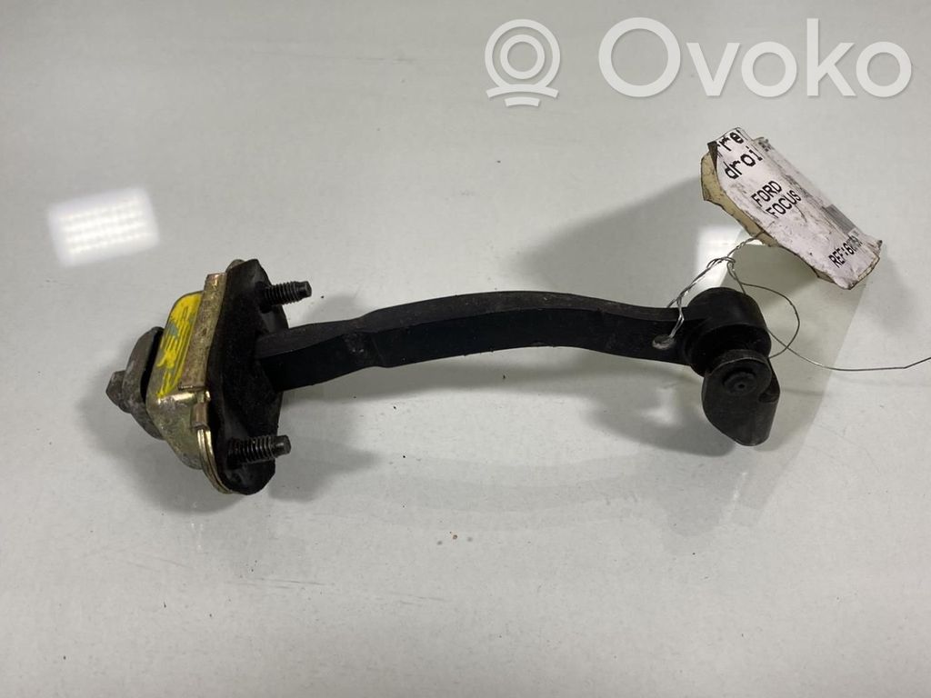 Ford Focus Etuoven pidätin 