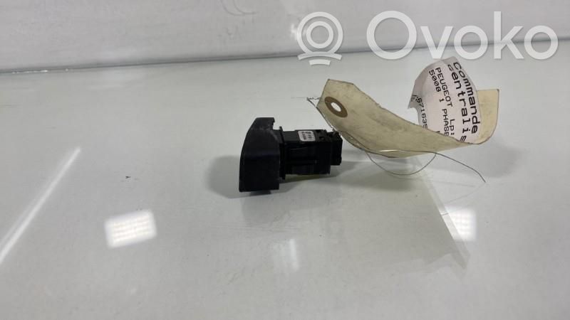 Peugeot 5008 Central locking switch button 