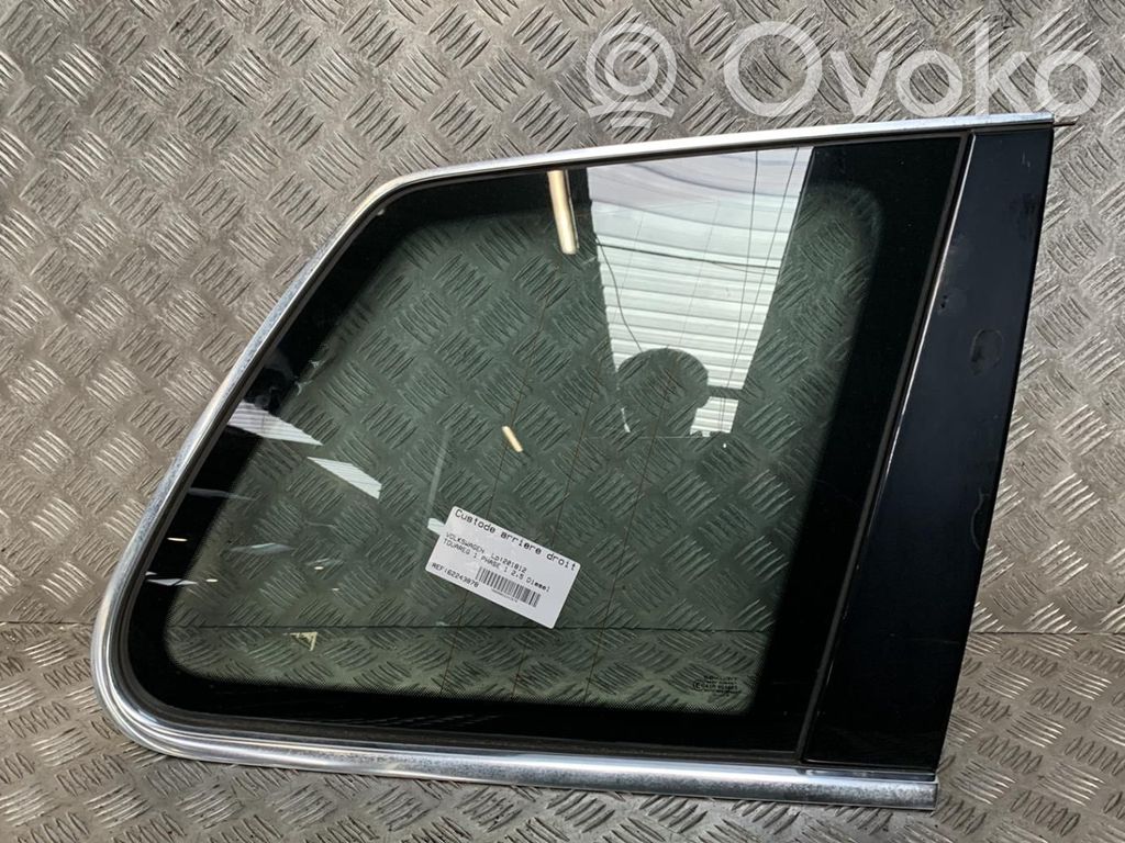 Volkswagen Touareg I Vidrio lateral trasero
