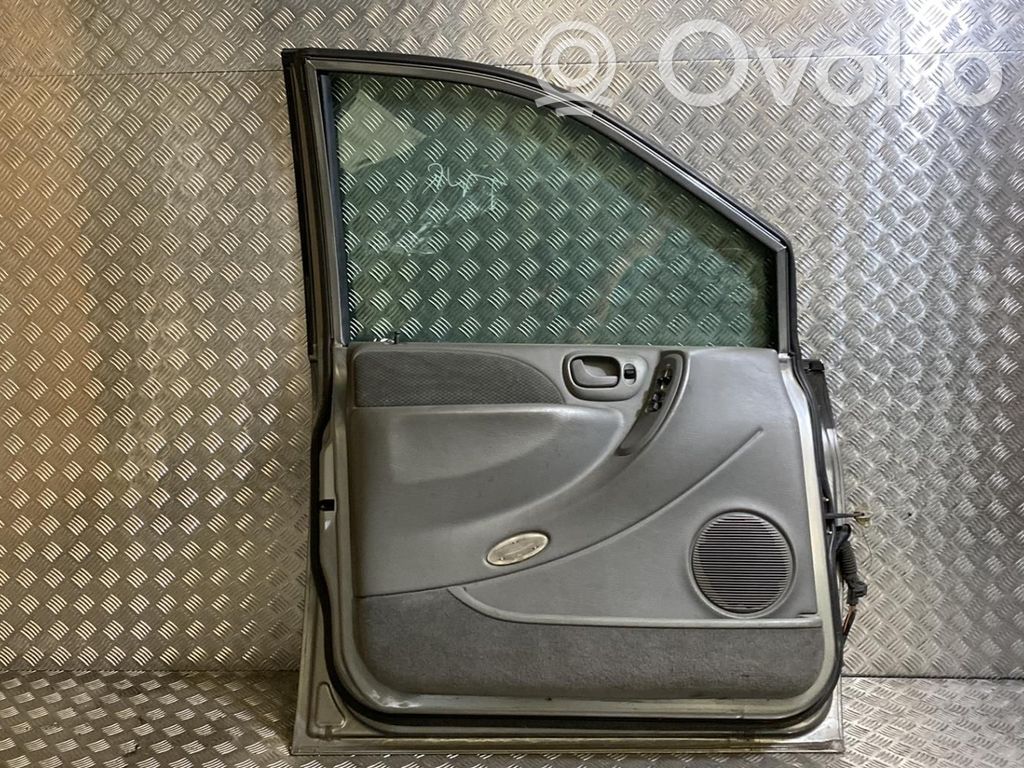 Chrysler Grand Voyager IV Puerta delantera 