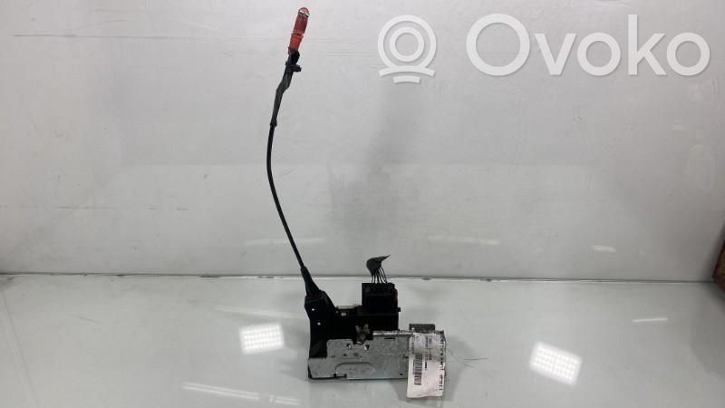 Ford Transit Priekšpusē slēdzene 