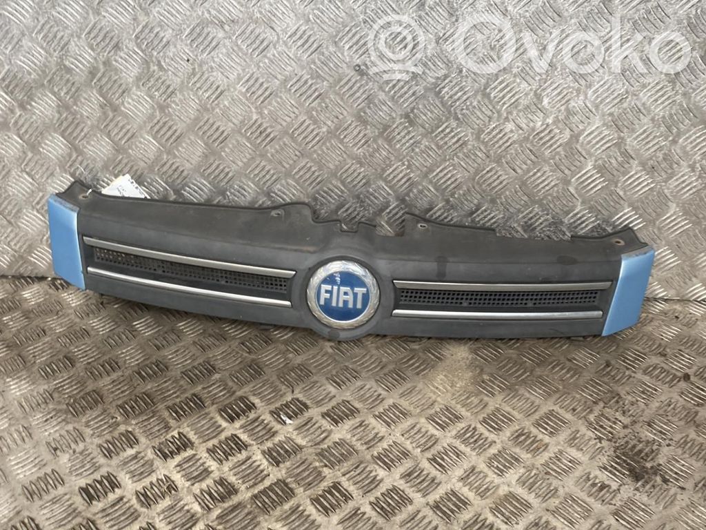 Fiat Panda II Griglia anteriore 